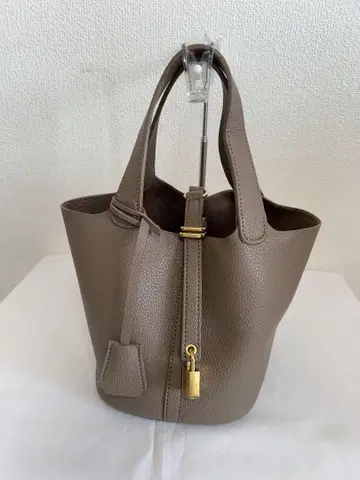 인기 에투프 큐브 백 참과 스카프 증정