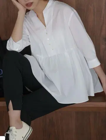 자유구 이번 시즌 가을 상품 페플럼 블라우스