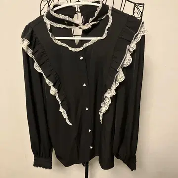 유아쨔 프릴 레이스 블랙 긴팔 블라우스