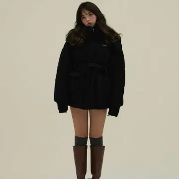 ANDMARY 메리 퀼팅 니트 쉐이프 재킷