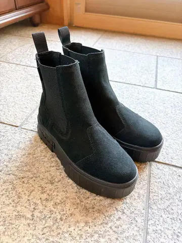 [새상품급] PUMA 블랙 사이드 고어 부츠 통굽 22.5