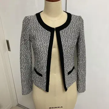 INDIVI 노카라 트위드 자켓