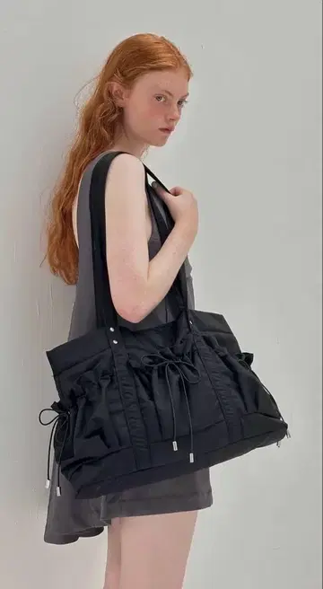 RONE PARC 드로스트링 포켓 백 블랙