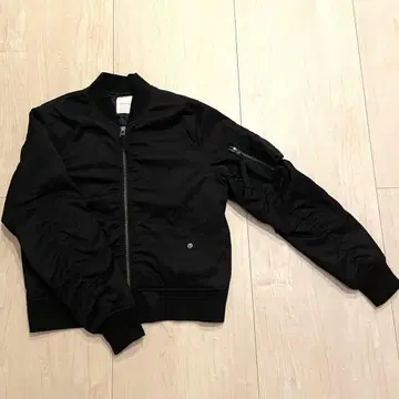 LOWRYSFARM 블랙 MA-1 자켓