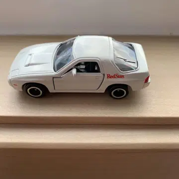 토미카 이니셜D 코믹 토미카 화이트 스포츠카 RedSuns