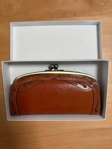 [ 새상품 미사용 ] 브라운 가죽 가마구치 장지갑 장식 포함