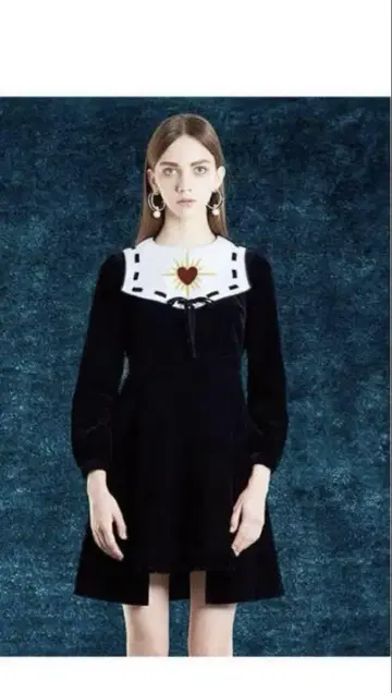 [ PAMEO POSE ] SACRED HEART DRESS 하자품