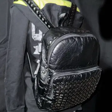 스터드 가죽 백팩 다크코어 헤이세이 갸루 NANA 락