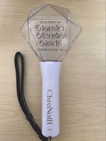 ChroNoiR 응원봉 니지산지 쿠츠하 카나에