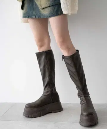 다크 브라운 통굽 롱 부츠