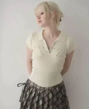andmary Lindsay logo tops ivory