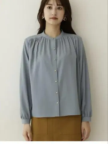 N. 내추럴 뷰티 베이직 골드 버튼 블라우스