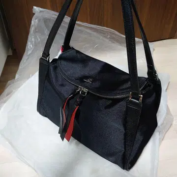 Ubyungaro 블랙 나일론 중형 숄더백