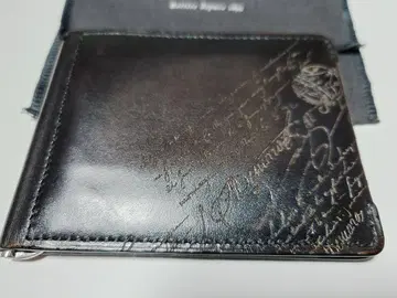 벨루티 칼리그래피 머니클립 피규어 스크리트 컴팩트 지갑