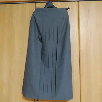 EscoRiAL 그레이 플리츠 롱 스커트