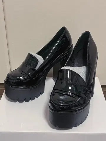 블랙 로퍼 통굽 힐 13cm