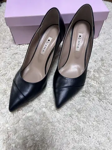 DIANA 블랙 스틸레토 펌프스