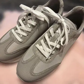 [ 새상품 ] MICHAEL KORS 실버 그레이 스니커즈