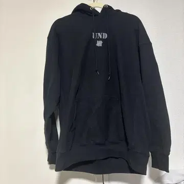 Undefeated 블랙 후드티