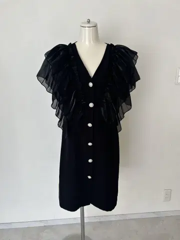 미사용 새상품! 리랜드트루의 프릴 달린 블랙 베스트