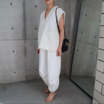 [ 미사용 새상품 ] eLLa cardboard 조거 팬츠 S 아이보리