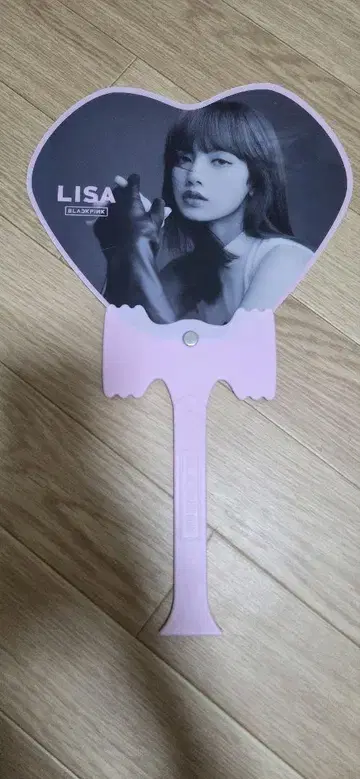 LISA 하트형 부채 BLACKPINK