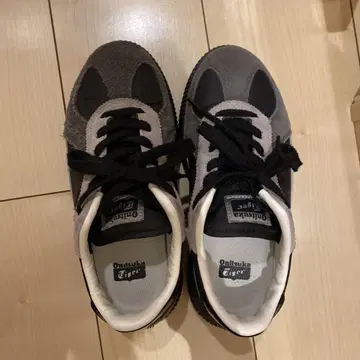 오니츠카타이거 데레시티 블랙 통굽 스니커즈