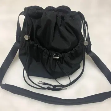 ZARA 나일론 복조리백 숄더백