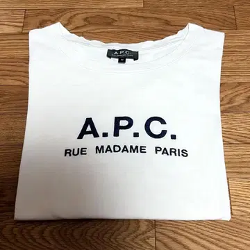 [ 새상품급 ] A.P.C 아페쎄 T셔츠 사이즈 M 화이트