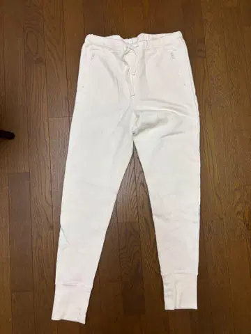 [ 가격 인하 ] Ak+1 화이트 테이퍼드 스웨트 팬츠