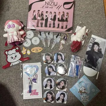 NIZIU 굿즈 세트 봉제 인형 배지