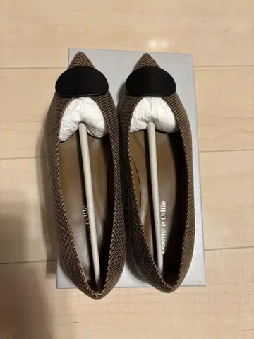 오데뜨 앤 오딜 펌프스
