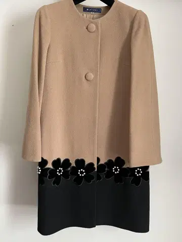 엠즈 그레이시 울 코트 카멜 x 블랙 꽃무늬 바이컬러