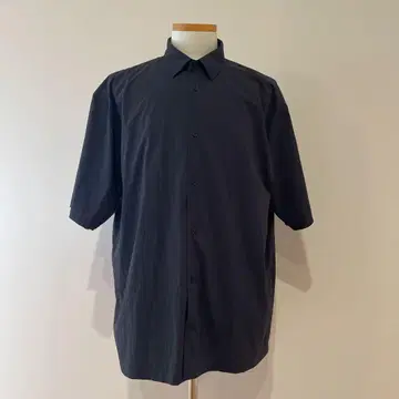 데상트 올터레인 I/O 라이트웨이트 H/S 셔츠 DESCENTE