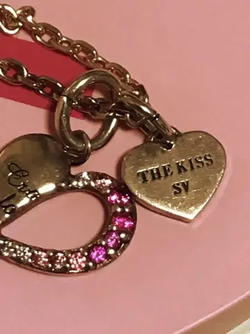 THE KISS 하트형 목걸이
