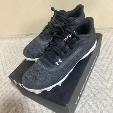 UNDER ARMOUR 야구용 스파이크
