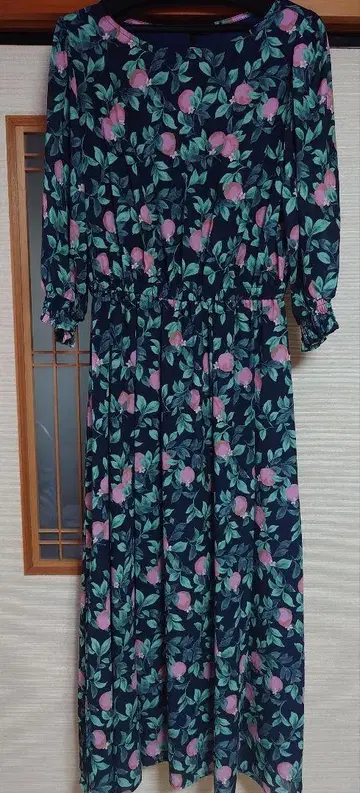 로페피크닉 독특한 과일 패턴이 멋진 원피스