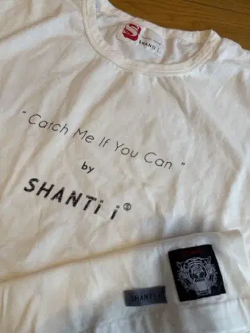 Shantii 샹떼 울브즈헤드 티셔츠