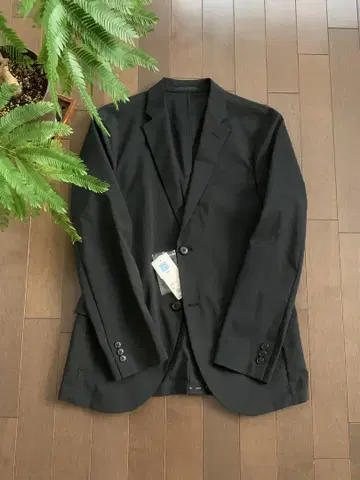 미사용 새상품 유니클로 드라이 스트레치 자켓 SLIM FIT 블랙 S