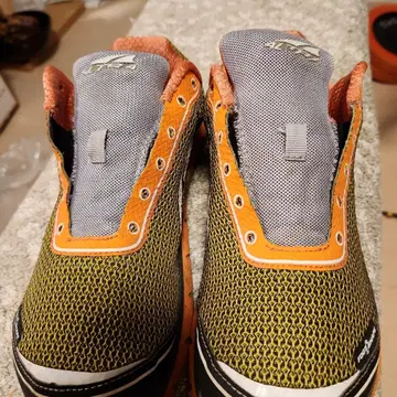 Altra 알트라 론피크 2.5 W US 8.0 EU 40