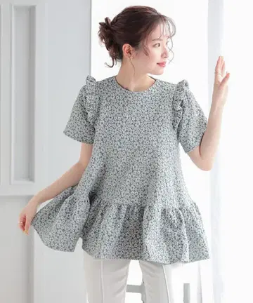 Fit more 플라워 자카드 티어드 탑