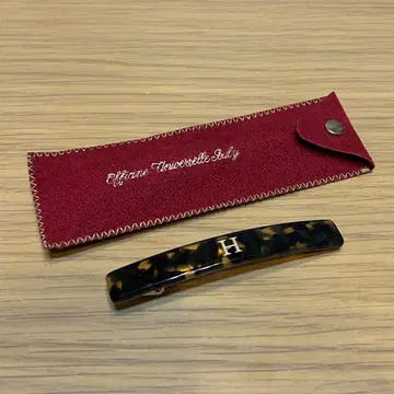Officine universelle bully 머리핀