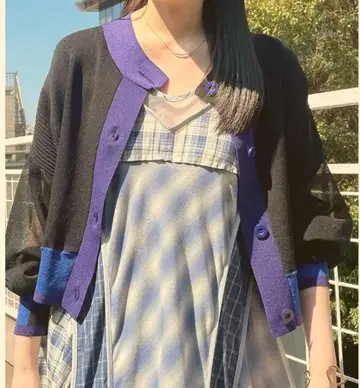 아우라 아이라 COLOR BLOCK SHORT CARDIGAN