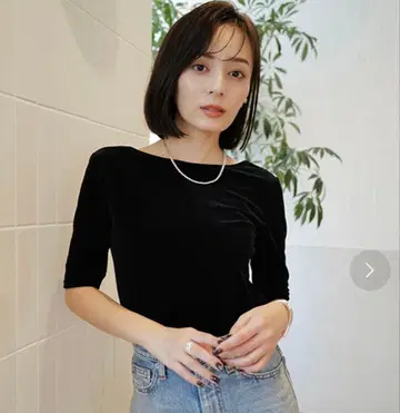 아뉴앙스 벨로아 컷 상의 블랙