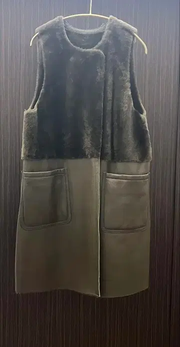 [ 미사용 새상품 ] 무스탕과 양가죽 퍼와 가죽 리버서블 베스트