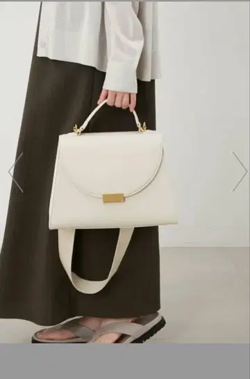 캔버스 숄더백 포함 메탈 백 화이트 미라 오웬