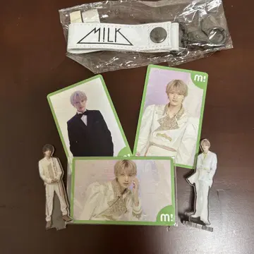 MILK 포토카드 3장 세트 스트랩 포함