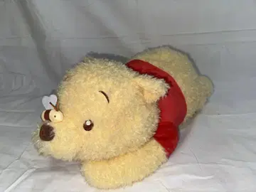 푸우 봉제 인형 턱 괴기