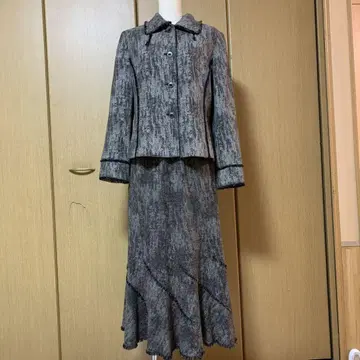 그레이 계열 스커트 셋업