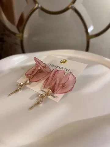 핑크 꽃 모티브 귀걸이 CIELMIGNON
